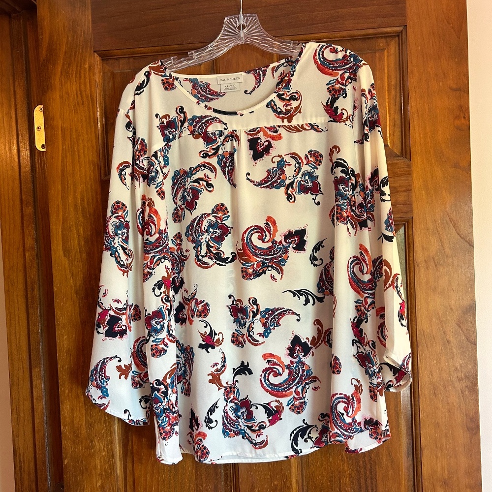 Women’s VanHeusen blouse